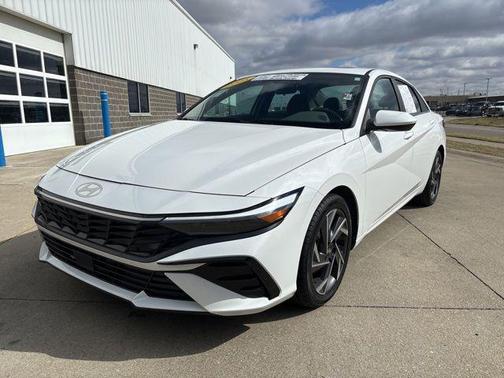 2025 Hyundai ELANTRA SEL