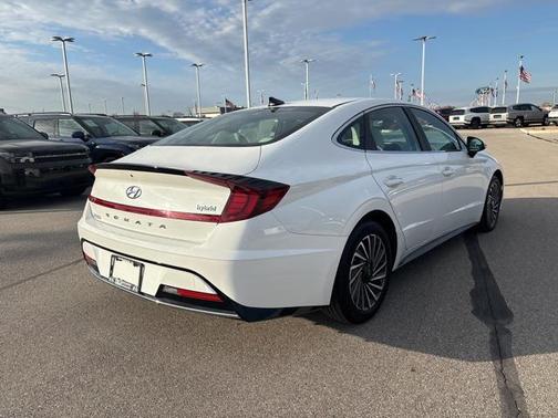 2023 Hyundai SONATA Hybrid SE