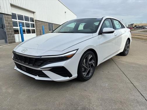 2025 Hyundai ELANTRA SEL