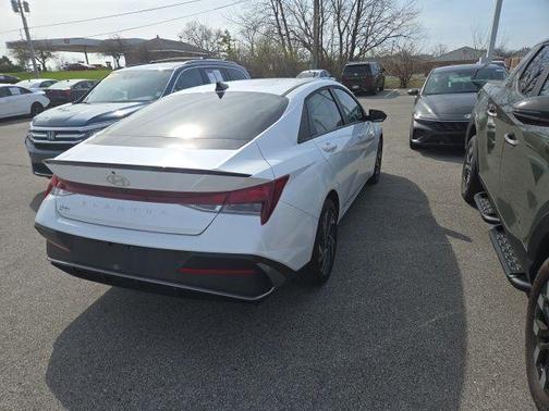 2025 Hyundai ELANTRA Sport