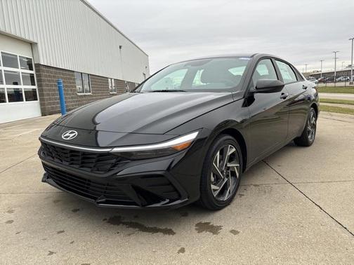 2025 Hyundai ELANTRA Sport