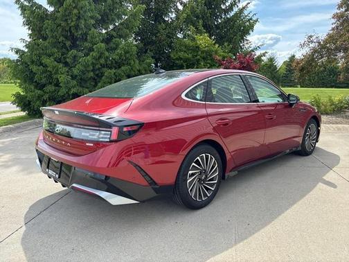 2025 Hyundai SONATA Hybrid Limited