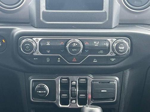 Billet Silver Metallic Clearcoat 2020 Jeep Gladiator Sport S