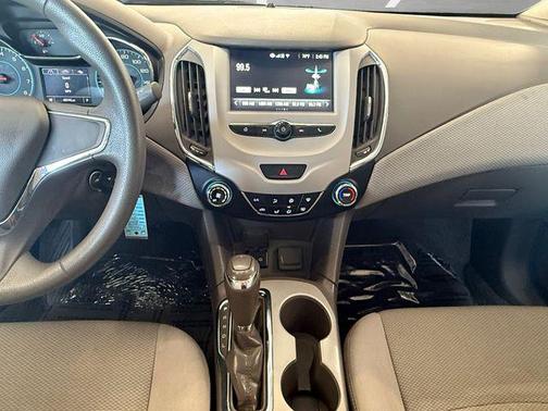 Mosaic Black Metallic 2018 Chevrolet Cruze LS