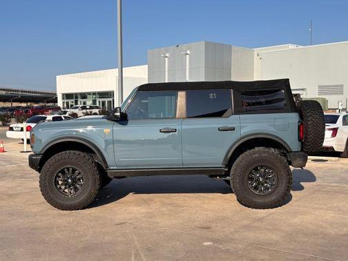 2023 Ford Bronco Badlands