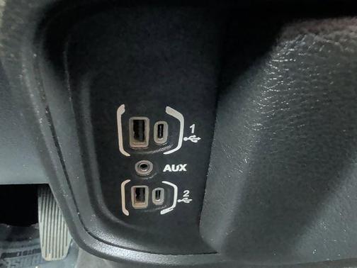 2020 RAM 3500 Big Horn Crew Cab 4x4 8' Box