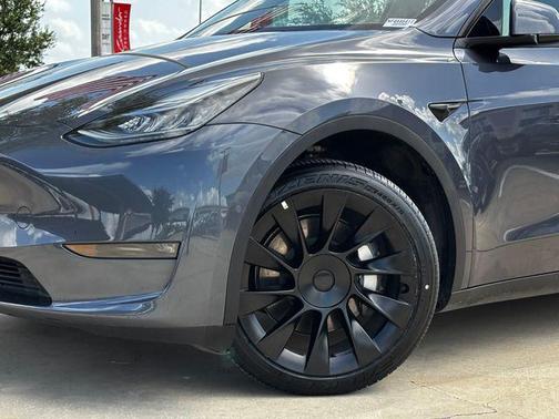 2022 Tesla Model Y Long Range Dual Motor All-Wheel Drive