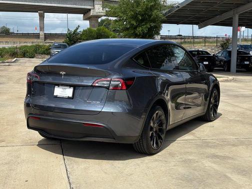 2022 Tesla Model Y Long Range Dual Motor All-Wheel Drive