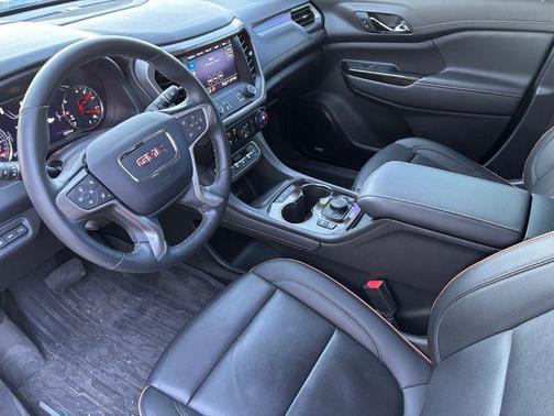 2023 GMC Acadia AWD AT4