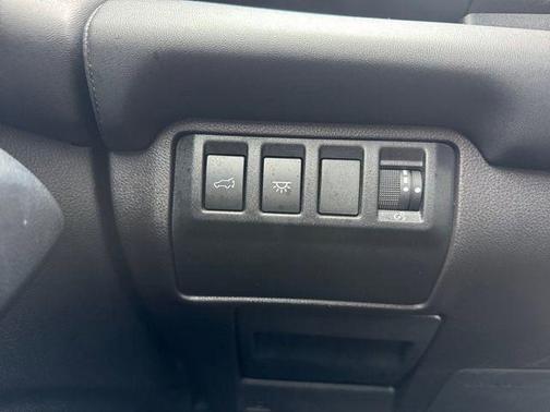 Crystal White Pearl 2023 Subaru Ascent Touring 7-Passenger