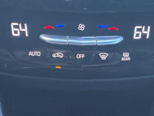 Crystal White Tricoat 2022 Cadillac XT6 Premium Luxury FWD