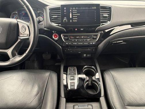 2022 Honda Pilot Touring 8-Passenger