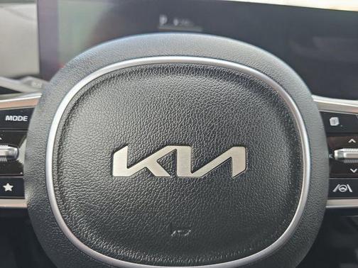 Everlasting Silver 2024 Kia Sorento S