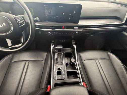 Everlasting Silver 2024 Kia Sorento S