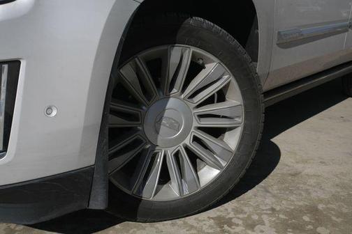 2017 Cadillac Escalade Platinum