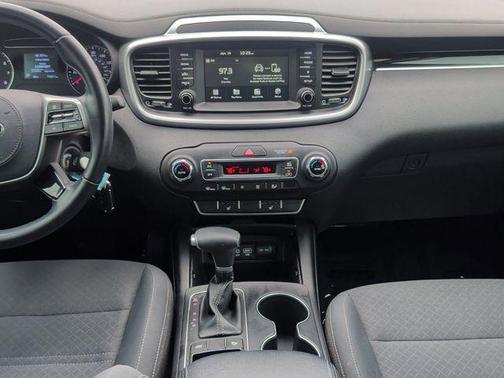 2019 Kia Sorento S