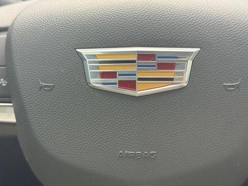 Argent Silver Metallic 2023 Cadillac XT4 Luxury