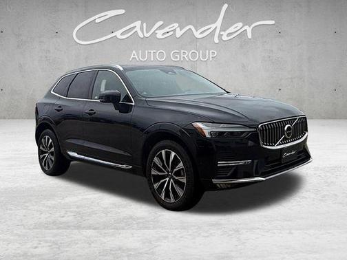 Onyx Black Metallic 2023 Volvo XC60 B5 Plus Bright Theme