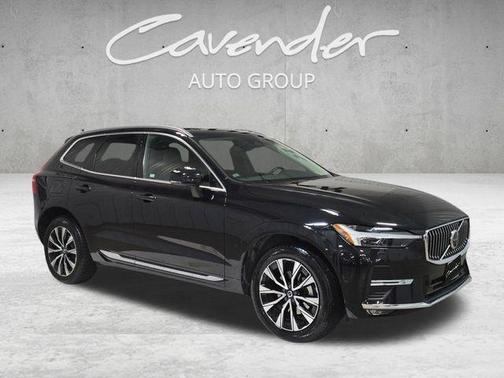 Onyx Black Metallic 2023 Volvo XC60 B5 Plus Bright Theme