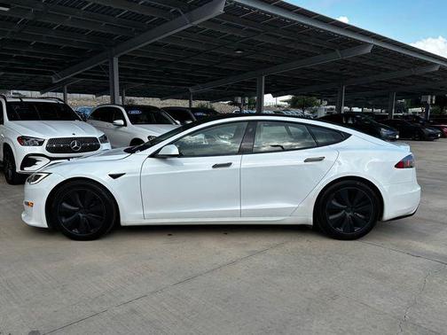 2022 Tesla Model S Base
