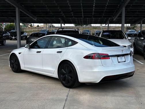 2022 Tesla Model S Base