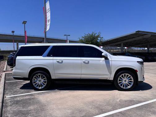 2022 Cadillac Escalade ESV Premium Luxury