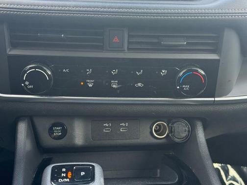Super Black 2024 Nissan Rogue S