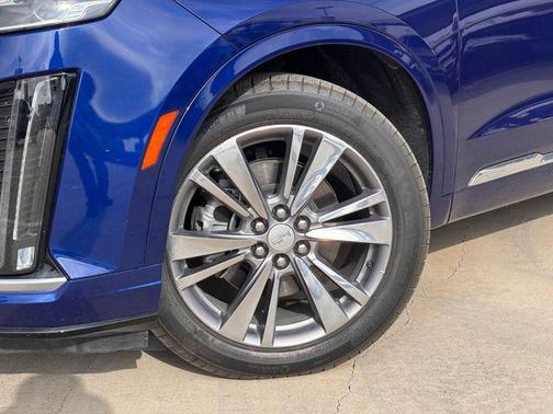 2025 Cadillac XT6 Premium Luxury FWD