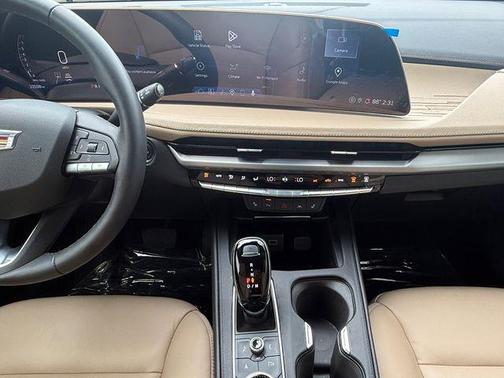 Emerald Lake Metallic 2025 Cadillac XT4 Premium Luxury