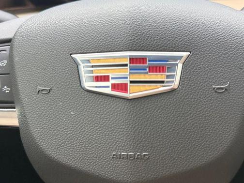 Emerald Lake Metallic 2025 Cadillac XT4 Premium Luxury