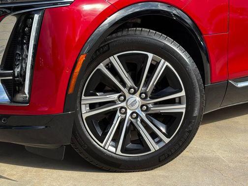 2024 Cadillac LYRIQ Luxury w/1SD