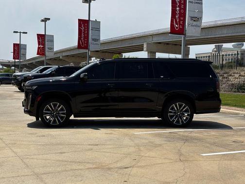 2023 Cadillac Escalade ESV Sport Platinum