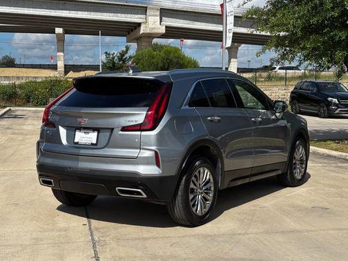 2025 Cadillac XT4 Premium Luxury