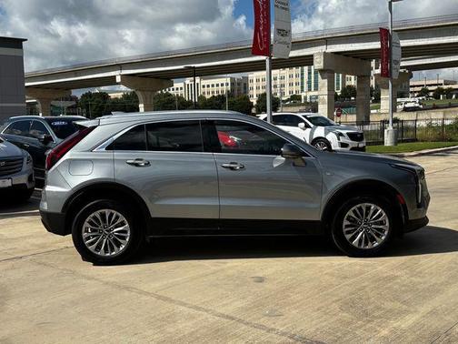 2025 Cadillac XT4 Premium Luxury