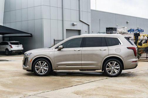 2022 Cadillac XT6 Premium Luxury FWD