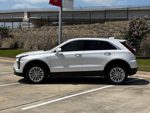 2024 Cadillac XT4 Luxury
