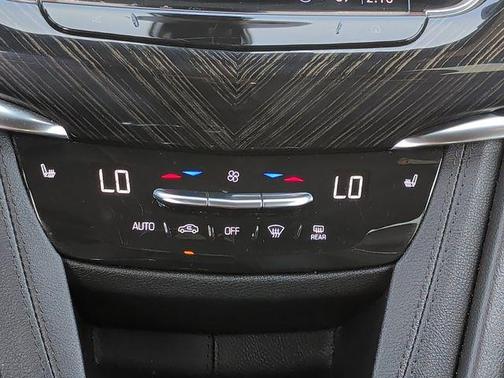 2022 Cadillac XT6 Premium Luxury FWD