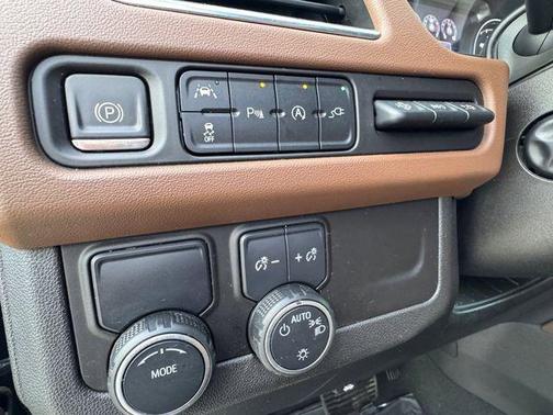 Black 2021 Chevrolet Suburban 2WD High Country