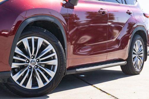 2022 Toyota Highlander Platinum