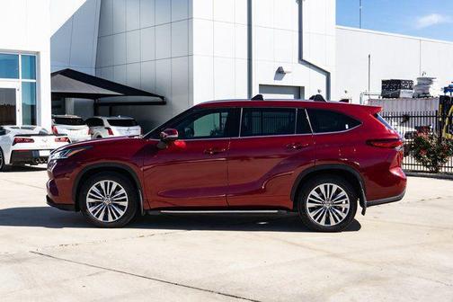 2022 Toyota Highlander Platinum