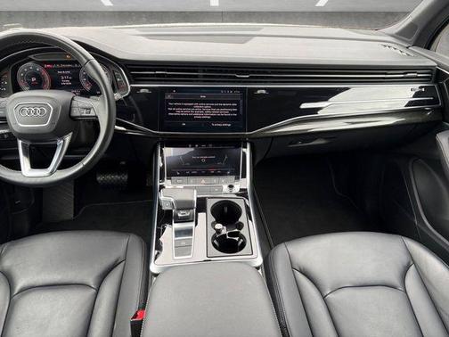 2025 Audi Q7 55 Premium Plus