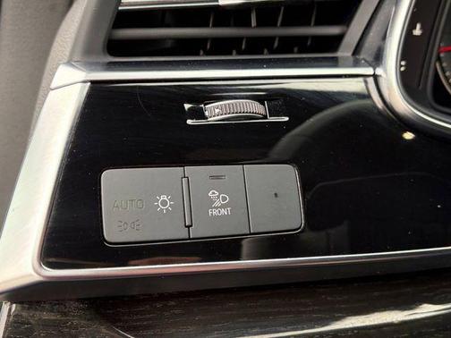 Carrara White 2025 Audi Q7 55 Premium Plus