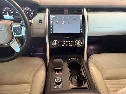 2021 Land Rover Discovery P300 S