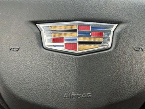 Stellar Black Metallic 2022 Cadillac XT6 Premium Luxury FWD