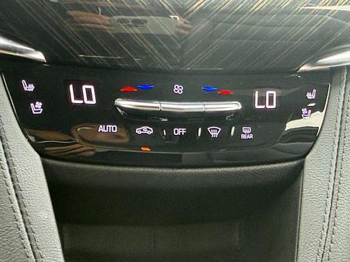 Stellar Black Metallic 2022 Cadillac XT6 Premium Luxury FWD