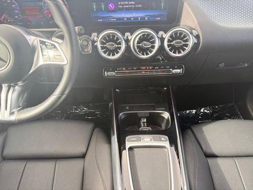 Polar White 2025 Mercedes-Benz GLA 250 4MATIC