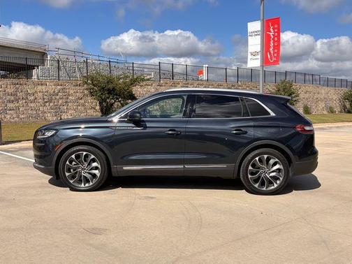 2021 Lincoln Nautilus Reserve