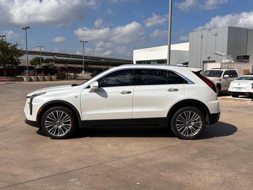 2024 Cadillac XT4 Premium Luxury