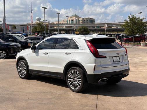 2024 Cadillac XT4 Premium Luxury