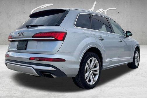 2025 Audi Q7 55 Premium Plus